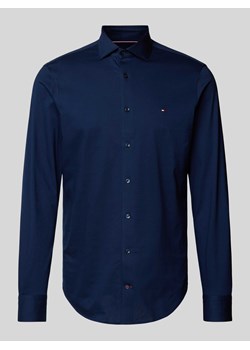 Koszula biznesowa o kroju slim fit z kołnierzykiem typu kent model ‘Parker’ ze sklepu Peek&Cloppenburg  w kategorii Koszule męskie - zdjęcie 173760455