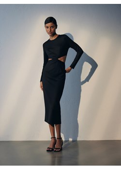 Reserved - Dzianinowa sukienka midi z wycięciami - czarny ze sklepu Reserved w kategorii Sukienki - zdjęcie 173763909