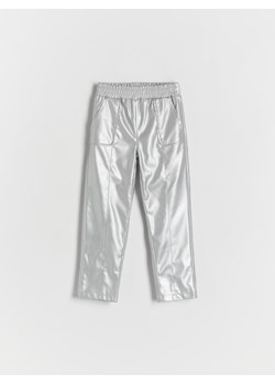 Reserved - Spodnie z imitacji skóry - srebrny ze sklepu Reserved w kategorii Spodnie dziewczęce - zdjęcie 173765895