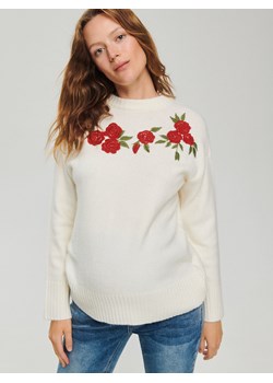 Reserved - Sweter z ozdobnym haftem - złamana biel ze sklepu Reserved w kategorii Swetry ciążowe - zdjęcie 173766089