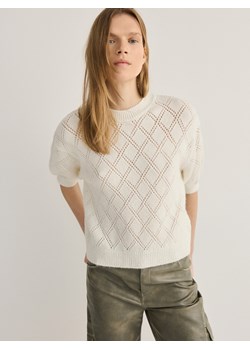 Reserved - Sweter w ażurowy wzór - kremowy ze sklepu Reserved w kategorii Swetry damskie - zdjęcie 173769117