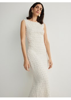 Reserved - Sukienka maxi ze strukturalnej dzianiny - złamana biel ze sklepu Reserved w kategorii Sukienki - zdjęcie 173771556
