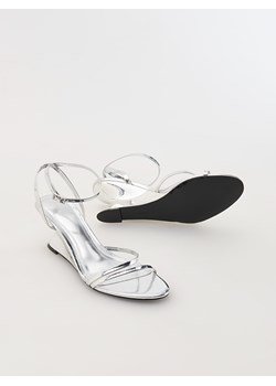 Reserved - Sandały na koturnie - srebrny ze sklepu Reserved w kategorii Sandały damskie - zdjęcie 173771706