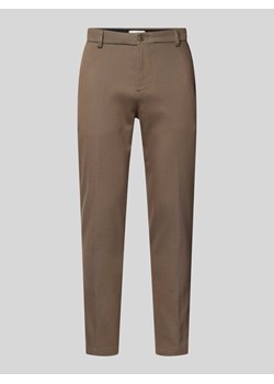 Spodnie materiałowe o kroju tapered fit ze szlufkami na pasek model ‘AJEND’ ze sklepu Peek&Cloppenburg  w kategorii Spodnie męskie - zdjęcie 173780216