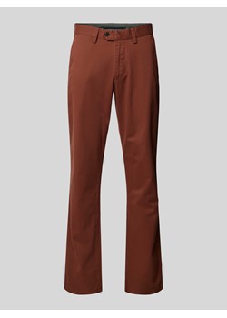 Chinosy o kroju tapered fit z kieszeniami z tyłu ze sklepu Peek&Cloppenburg  w kategorii Spodnie męskie - zdjęcie 173780476