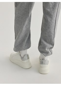 Reserved - Sneakersy na grubej podeszwie - biały ze sklepu Reserved w kategorii Buty sportowe damskie - zdjęcie 173785908