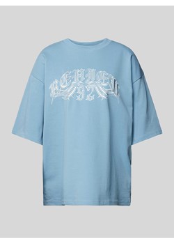 T-shirt o kroju oversized z nadrukiem z logo ze sklepu Peek&Cloppenburg  w kategorii Bluzki damskie - zdjęcie 173796167