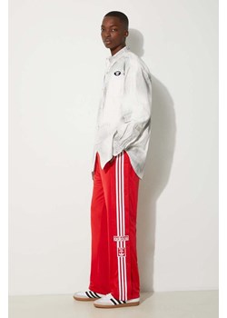 adidas Originals spodnie dresowe kolor czerwony z aplikacją IY9924 ze sklepu PRM w kategorii Spodnie męskie - zdjęcie 173802687
