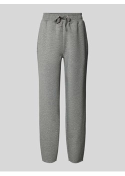 Spodnie dresowe z tunelem model ‘Ebrandi’ ze sklepu Peek&Cloppenburg  w kategorii Spodnie damskie - zdjęcie 173806878