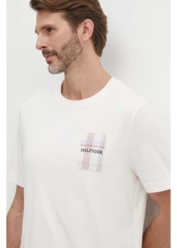 Tommy Hilfiger t-shirt bawełniany męski kolor beżowy z aplikacją MW0MW35459 ze sklepu ANSWEAR.com w kategorii T-shirty męskie - zdjęcie 173815079