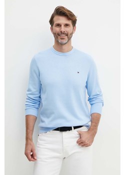 Tommy Hilfiger sweter bawełniany kolor niebieski lekki ze sklepu ANSWEAR.com w kategorii Swetry męskie - zdjęcie 173815206