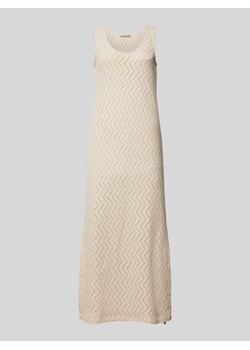 Długa sukienka z okrągłym dekoltem model ‘ZIG ZAG’ ze sklepu Peek&Cloppenburg  w kategorii Sukienki - zdjęcie 173815938