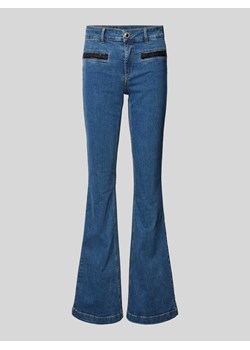 Jeansy z wysokim stanem,rozkloszowaną nogawką i szlufkami na pasek ze sklepu Peek&Cloppenburg  w kategorii Jeansy damskie - zdjęcie 173816457