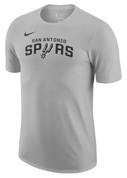 T-shirt męski Nike NBA San Antonio Spurs Essential - Szary ze sklepu Nike poland w kategorii T-shirty męskie - zdjęcie 173816789