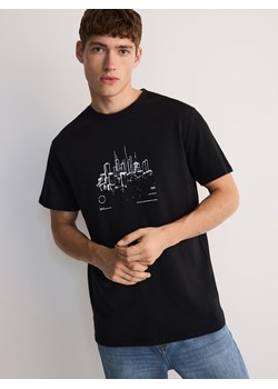Reserved - T-shirt regular z nadrukiem - czarny ze sklepu Reserved w kategorii T-shirty męskie - zdjęcie 173821595