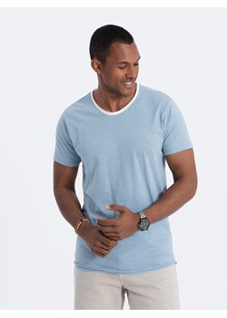 T-shirt męski z surowym wykończeniem – niebieski V4 OM-TSCT-22SS-004 ze sklepu ombre w kategorii T-shirty męskie - zdjęcie 173825317