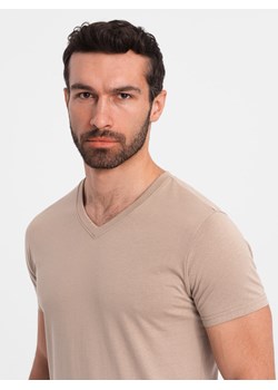 Męska klasyczna bawełniana koszulka z dekoltem w serek BASIC – popielata V21 OM-TSBS-0145 ze sklepu ombre w kategorii T-shirty męskie - zdjęcie 173825348