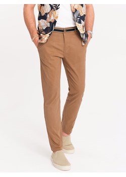 Spodnie męskie chino z ozdobną taśmą w pasie – brązowe V4 OM-PACP-0118 ze sklepu ombre w kategorii Spodnie męskie - zdjęcie 173831377