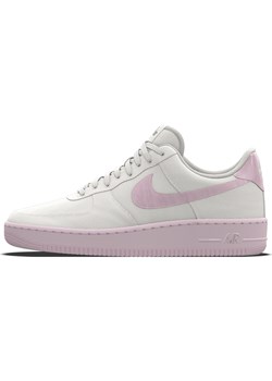 Damskie personalizowane buty Nike Air Force 1 Low By You - Różowy ze sklepu Nike poland w kategorii Buty sportowe damskie - zdjęcie 173853215