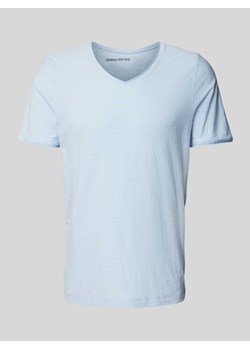 T-shirt z dekoltem w serek ze sklepu Peek&Cloppenburg  w kategorii T-shirty męskie - zdjęcie 173857165