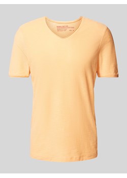 T-shirt z dekoltem w serek ze sklepu Peek&Cloppenburg  w kategorii T-shirty męskie - zdjęcie 173857177