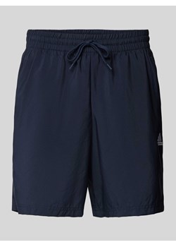 Szorty z dzianiny dresowej o kroju regular fit z wyhaftowanym logo ze sklepu Peek&Cloppenburg  w kategorii Spodnie męskie - zdjęcie 173863117