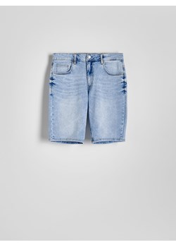 Reserved - Jeansowe szorty slim fit - niebieski ze sklepu Reserved w kategorii Spodenki męskie - zdjęcie 173870127