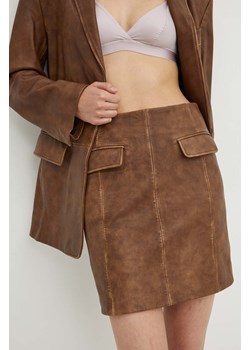 HUGO spódnica skórzana kolor brązowy mini prosta 50519400 ze sklepu ANSWEAR.com w kategorii Spódnice - zdjęcie 173872247