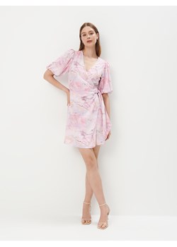Mohito - Sukienka mini z bufiastymi rękawami - różowy ze sklepu Mohito w kategorii Sukienki - zdjęcie 173873197