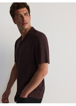 Reserved - Koszula regular fit z wiskozy - ciemnobrązowy ze sklepu Reserved w kategorii Koszule męskie - zdjęcie 173873538