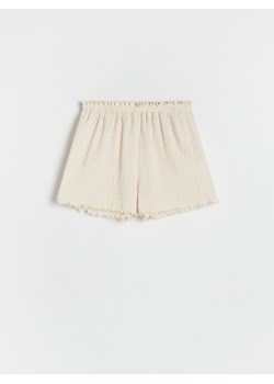 Reserved - Szorty z falbankami - złamana biel ze sklepu Reserved w kategorii Spodenki dziewczęce - zdjęcie 173873607