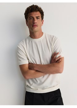 Reserved - Strukturalny t-shirt regular fit - złamana biel ze sklepu Reserved w kategorii T-shirty męskie - zdjęcie 173873747