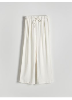 Reserved - Spodnie z wiskozy - złamana biel ze sklepu Reserved w kategorii Spodnie damskie - zdjęcie 173884968