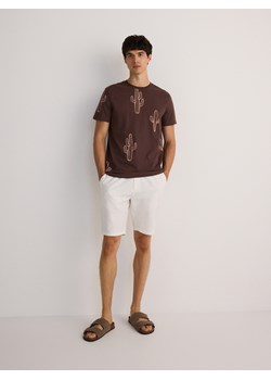 Reserved - T-shirt regular z nadrukiem allover - brązowy ze sklepu Reserved w kategorii T-shirty męskie - zdjęcie 173888889