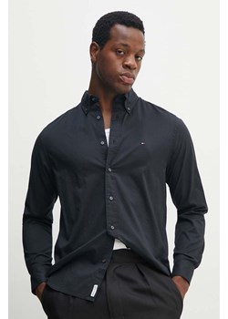 Tommy Hilfiger koszula bawełniana męska kolor czarny regular z kołnierzykiem button-down MW0MW25035 ze sklepu ANSWEAR.com w kategorii Koszule męskie - zdjęcie 173894058