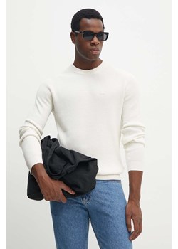 Calvin Klein Jeans sweter bawełniany kolor beżowy lekki J30J324598 ze sklepu ANSWEAR.com w kategorii Swetry męskie - zdjęcie 173894697