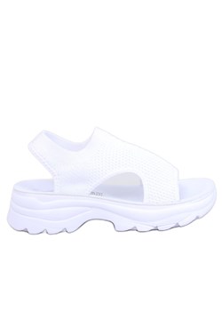 Sandałki na sportowej podeszwie Nicai White białe ze sklepu ButyModne.pl w kategorii Sandały damskie - zdjęcie 173895696
