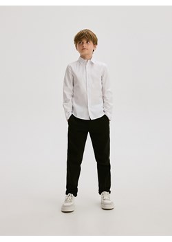 Reserved - Koszula regular fit - biały ze sklepu Reserved w kategorii Koszule chłopięce - zdjęcie 173898478