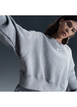 Damska bluza dresowa z półokrągłym dekoltem o dodatkowo powiększonym kroju Nike Sportswear Phoenix Fleece - Szary ze sklepu Nike poland w kategorii Bluzy damskie - zdjęcie 173899709