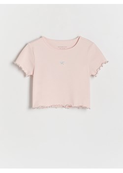 Reserved - Krótki t-shirt z haftem - różowy ze sklepu Reserved w kategorii Bluzki dziewczęce - zdjęcie 173956985