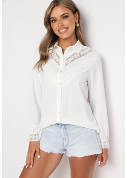 Biała Elegancka Koszula z Koronką Przy Dekolcie Lynora ze sklepu Born2be Odzież w kategorii Koszule damskie - zdjęcie 173959017
