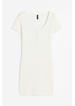 H & M - Prążkowana sukienka z guzikami u góry - Biały ze sklepu H&M w kategorii Sukienki - zdjęcie 173969539