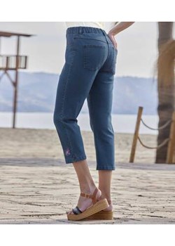 Spodnie 7/8 z haftowanego jeansu ze sklepu Atlas For Men w kategorii Spodnie damskie - zdjęcie 173969916
