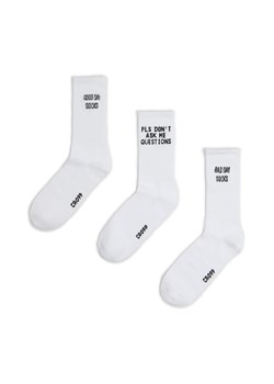 Cropp - 3 pack skarpet ze sloganami - biały ze sklepu Cropp w kategorii Skarpetki męskie - zdjęcie 173987495
