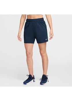 Damskie spodenki bez podszewki ze średnim stanem do fitnessu Dri-FIT Nike Attack 12,5 cm - Niebieski ze sklepu Nike poland w kategorii Szorty - zdjęcie 174000848