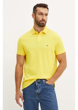 Tommy Hilfiger polo męski kolor żółty gładki ze sklepu ANSWEAR.com w kategorii T-shirty męskie - zdjęcie 174072805