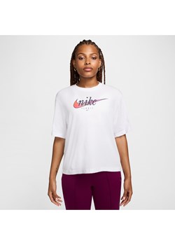 Damski T-shirt z krótkim rękawem Dri-FIT Nike Slam - Biel ze sklepu Nike poland w kategorii Bluzki damskie - zdjęcie 174073455