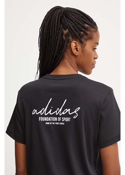adidas t-shirt bawełniany Brand Love damski kolor czarny IY1463 ze sklepu ANSWEAR.com w kategorii Bluzki damskie - zdjęcie 174083608