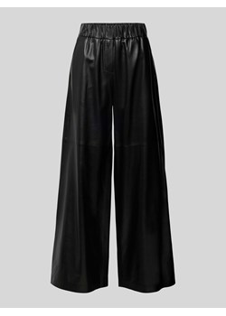 Spodnie skórzane z szeroką nogawką i elastycznym pasem ze sklepu Peek&Cloppenburg  w kategorii Spodnie damskie - zdjęcie 174088176