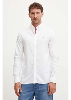 Tommy Hilfiger koszula bawełniana męska kolor biały slim z kołnierzykiem button-down MW0MW35769 ze sklepu ANSWEAR.com w kategorii Koszule męskie - zdjęcie 174096056